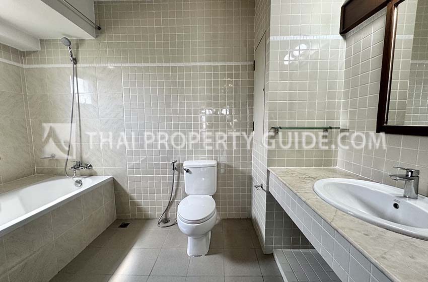 Penthouse in Phaholyothin 